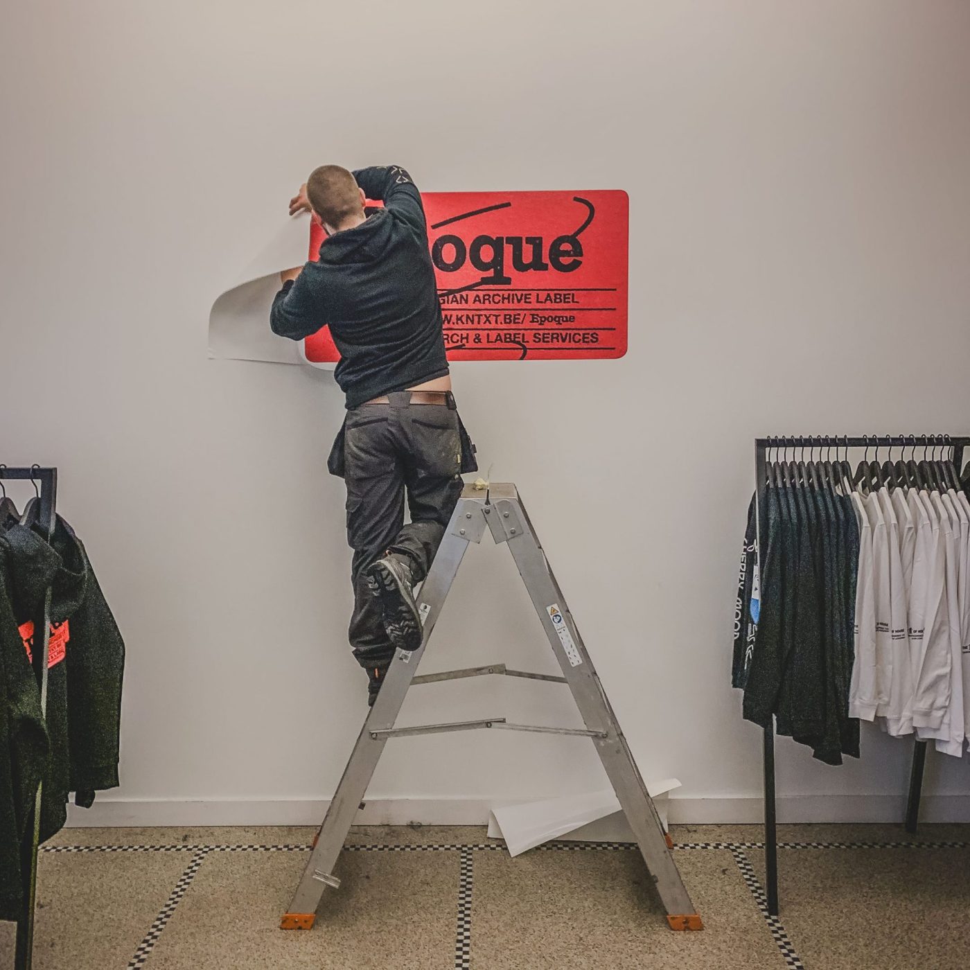 Plaatsing van winkelaankleding door Castaar