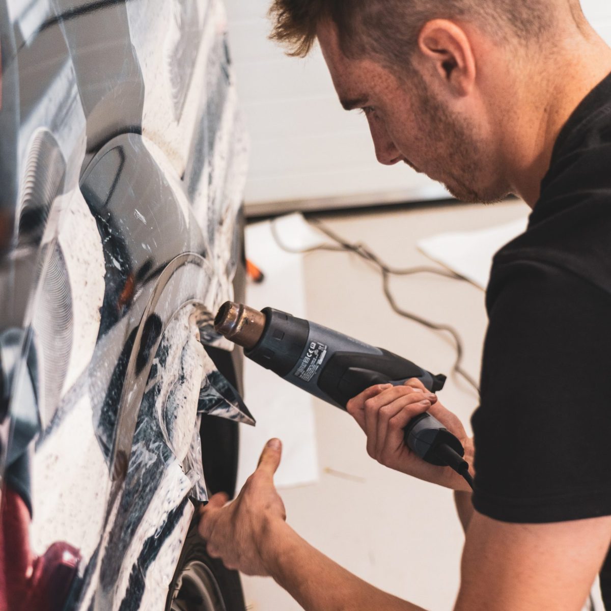 Detail van autowrapping bij de velgen